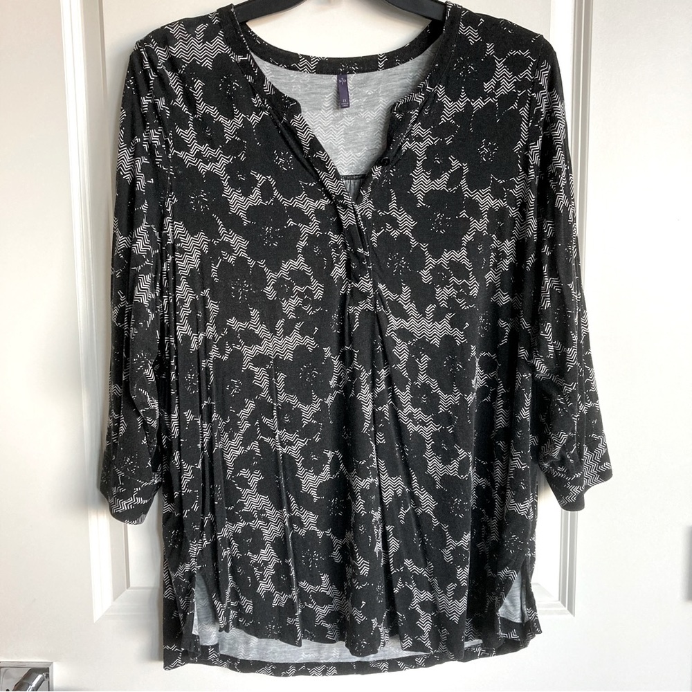 Black and white floral NYDJ Blouse